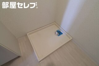 玄関からのワンショットです　写真は201号です。