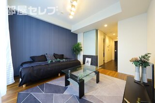 床や壁のデザインだけでなく、建具にもこだわってます