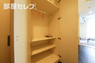 洗面台もオシャレな形です
