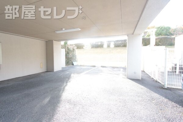 エレベーターあります。