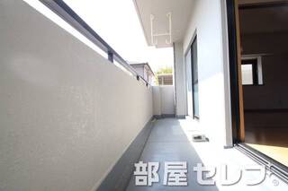 奥行きのあるベランダ。