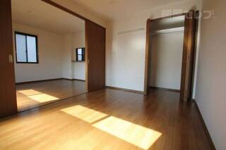 広々としたお部屋です。