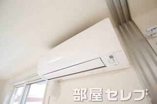 冷暖房エアコン。