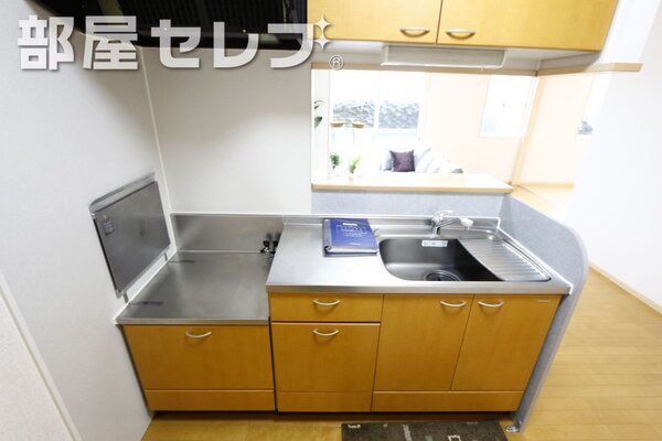 お好きなコンロを置けます段落ちキッチン。
