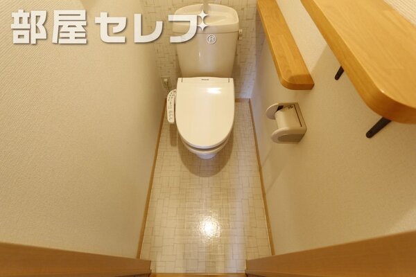 ウォシュレット付きのお手洗いです。