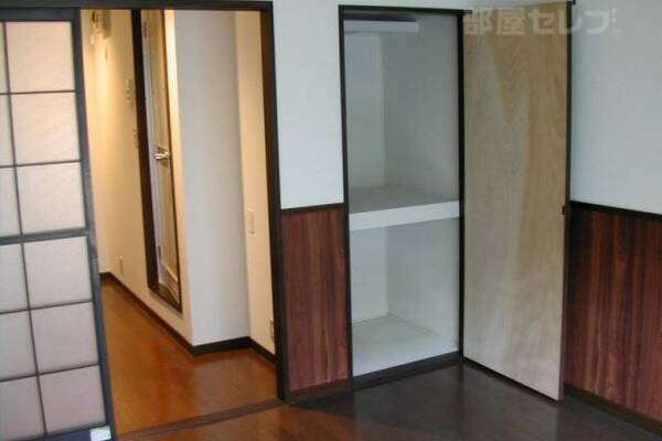 シンプルな居室。