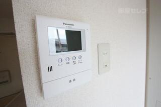 テレビモニターホンで来客時も確認ができます。
