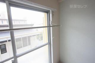 室内物干しがついています。