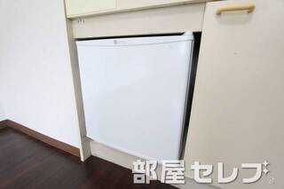 備え付けミニ冷蔵庫です。