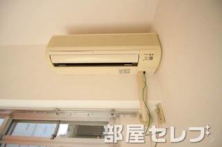 エアコン付きで快適なお部屋に。