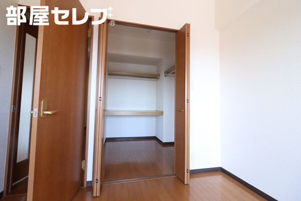 ※601号室内装写真参照