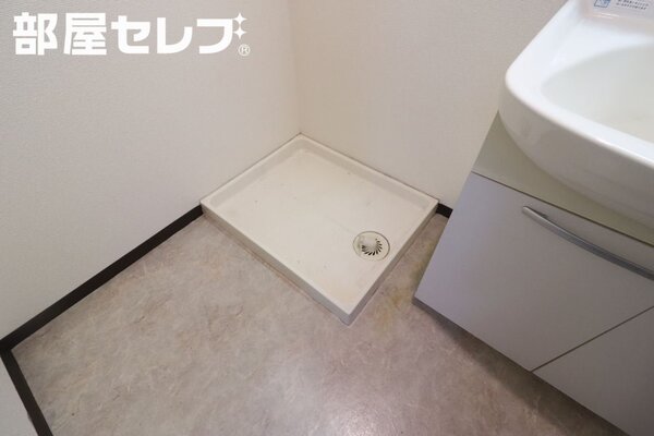 ※601号室内装写真参照