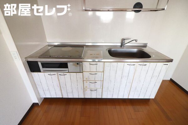 ※601号室内装写真参照