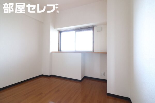 ※601号室内装写真参照