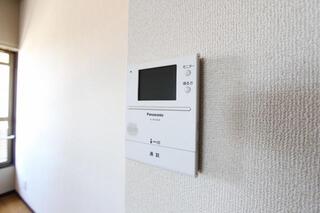 女性も安心のモニターフォンです。