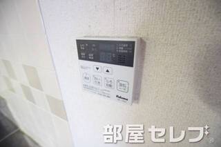 給湯パネルで温度調節ラクラク。