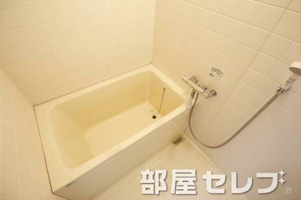 キレイなバスルームです。