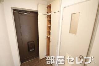 シューズボックスで玄関スッキリ。