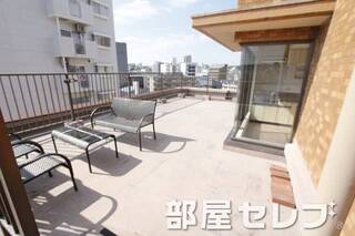 ルーフバルコニー広いです。