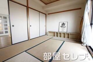 和室の落ち着いたお部屋ですね。