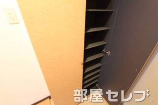 シューズボックスで玄関スッキリ