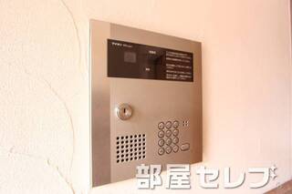 オートロックで安心ですね。