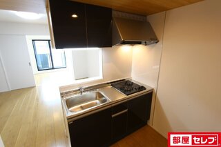 反転している間取りの写真です。