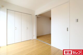 反転している間取りの写真です。