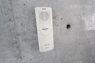 インターフォンで来客時も確認できます。