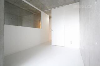 白を基調としたお部屋です。