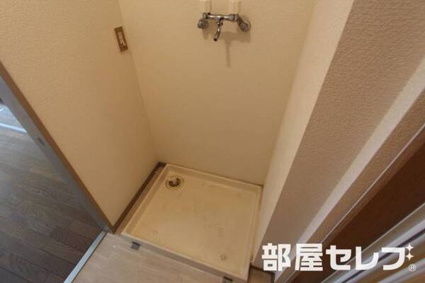 ※303号室内装写真参照