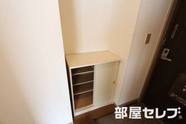※303号室内装写真参照