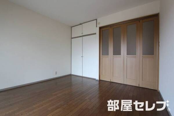 ※303号室内装写真参照