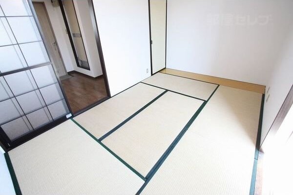 和室から洋室に変更しました。