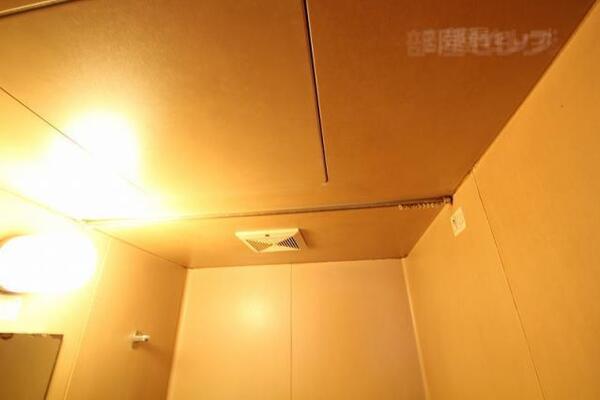シャワーカーテンつけれます。