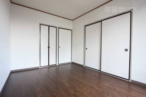※204号室内装写真参照