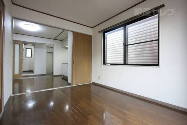 ※204号室内装写真参照