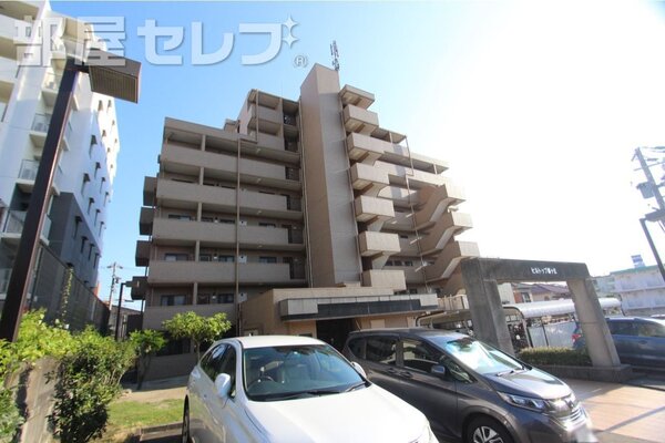 オートロックのエントランスです。