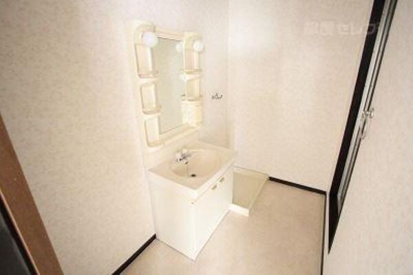 洗面所ももちろん独立タイプ。