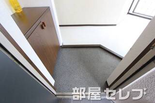 玄関広くて快適。