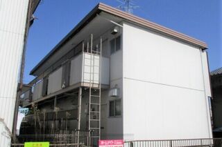 白をベースにした建物です。（イメージ図の為、現況を優先します）