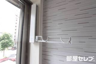 室内物干し用の器具がございます。