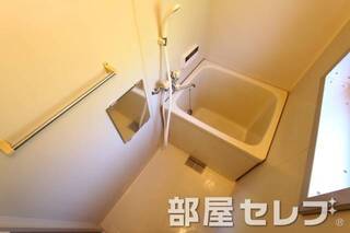 追いだき・窓付のバスルーム　3A号室の写真です。