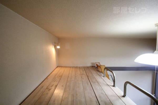 ※１０２号室室内参照