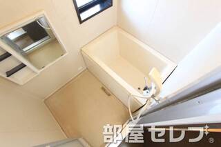 小窓もあって換気十分。