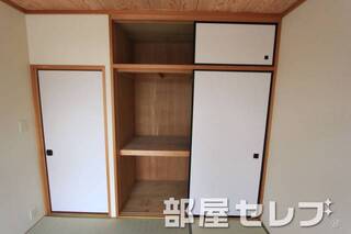 押し入れは収納ばっちり。