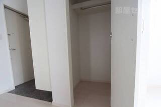 ウォークインクローゼットで収納上手。