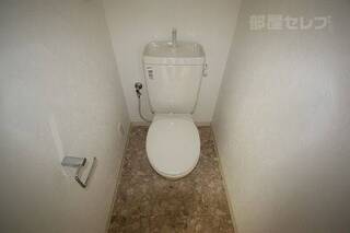 ちょっと広めのトイレット