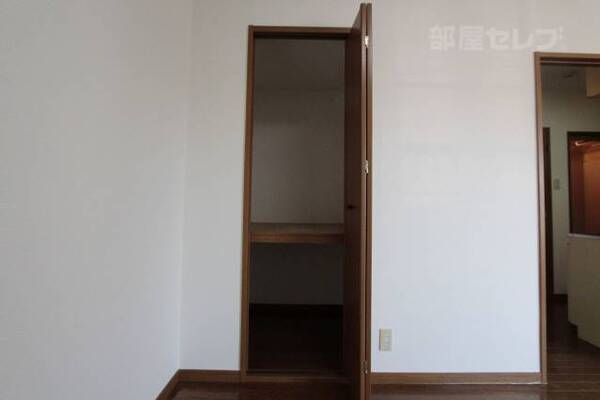 ※301号室内装写真参照
