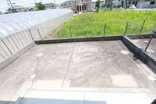 広いベランダです。家庭菜園できそうですね★